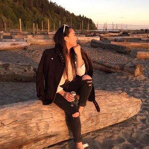 Meet your Posher, Angela